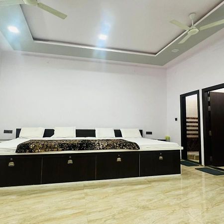 Hotel Rudra Residency Near Railway Station Mathura Extérieur photo