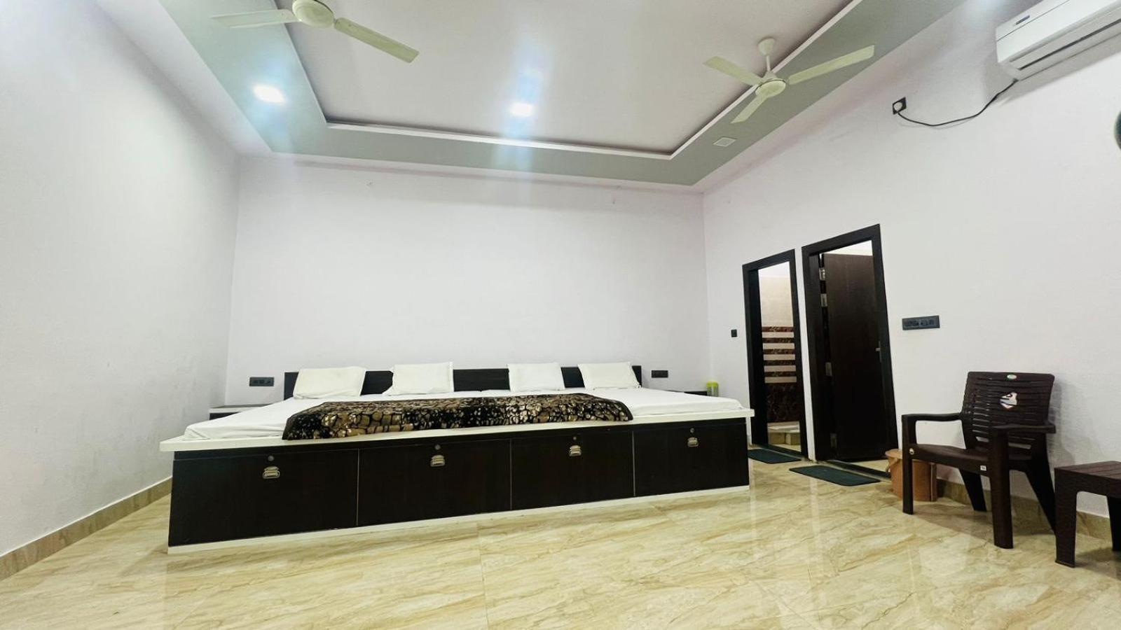 Hotel Rudra Residency Near Railway Station Mathura Extérieur photo