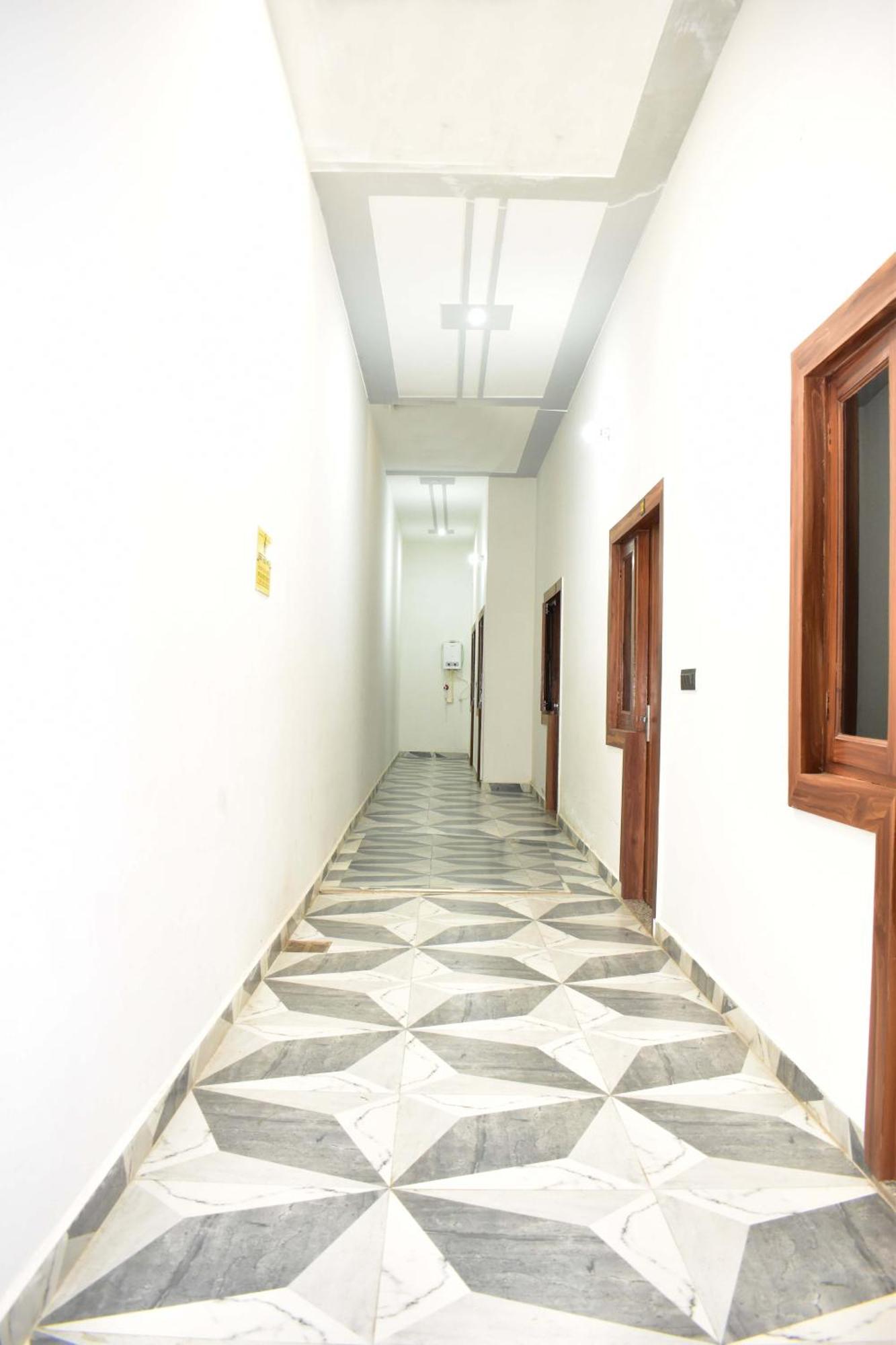 Hotel Rudra Residency Near Railway Station Mathura Extérieur photo