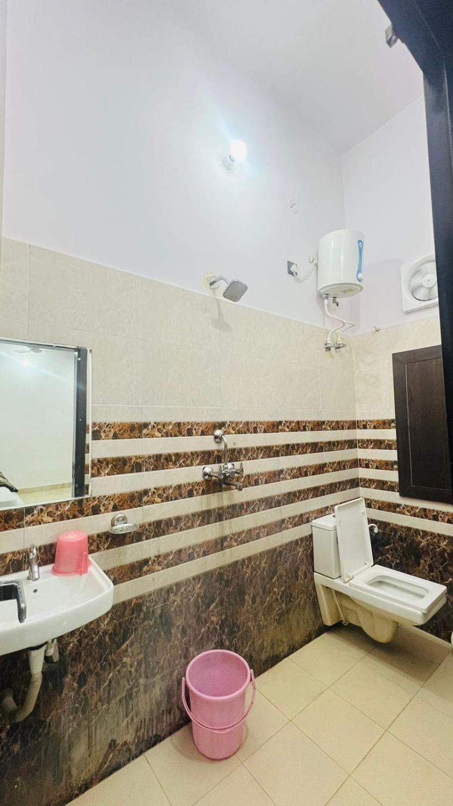 Hotel Rudra Residency Near Railway Station Mathura Extérieur photo