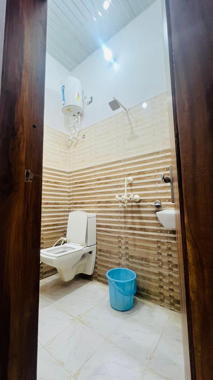 Hotel Rudra Residency Near Railway Station Mathura Extérieur photo
