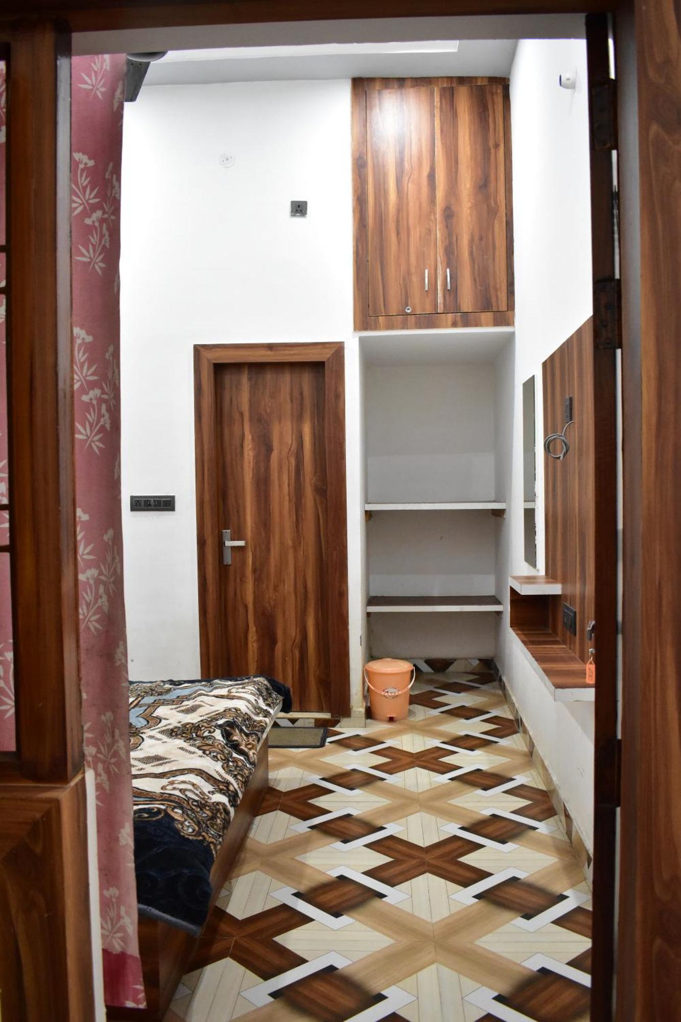 Hotel Rudra Residency Near Railway Station Mathura Extérieur photo