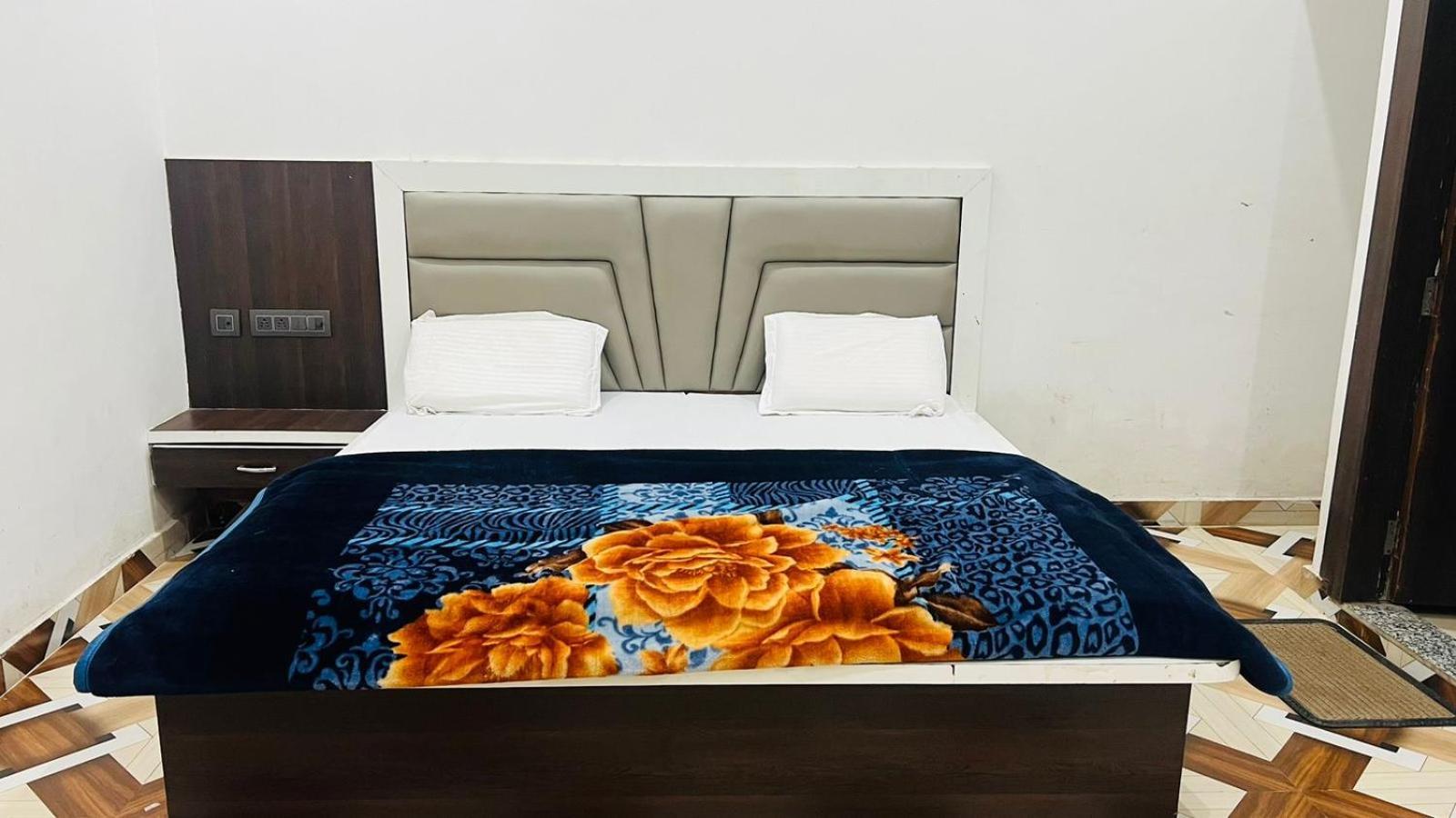 Hotel Rudra Residency Near Railway Station Mathura Extérieur photo